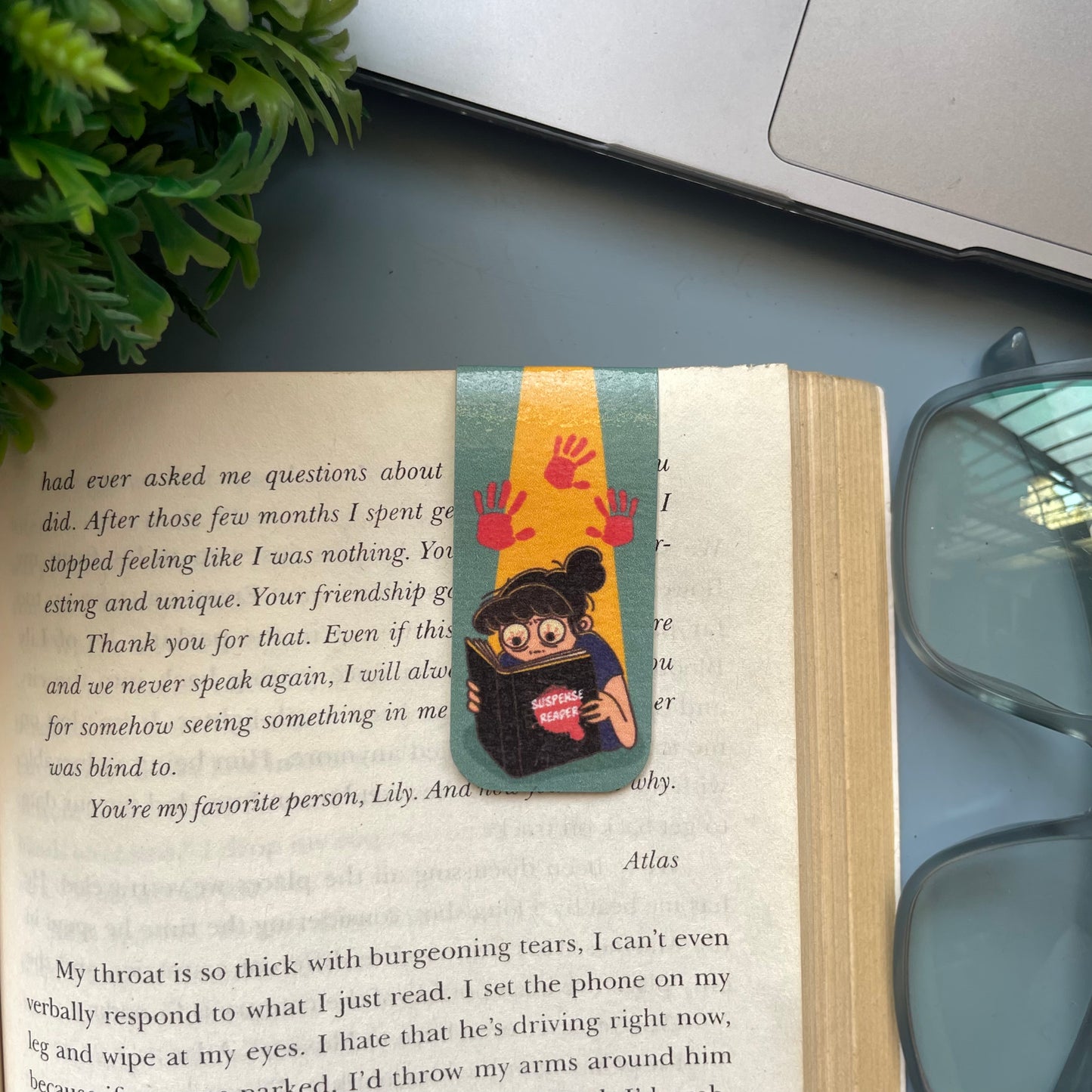 Set of 2 Romance Thriller Magnetic Bookmarks