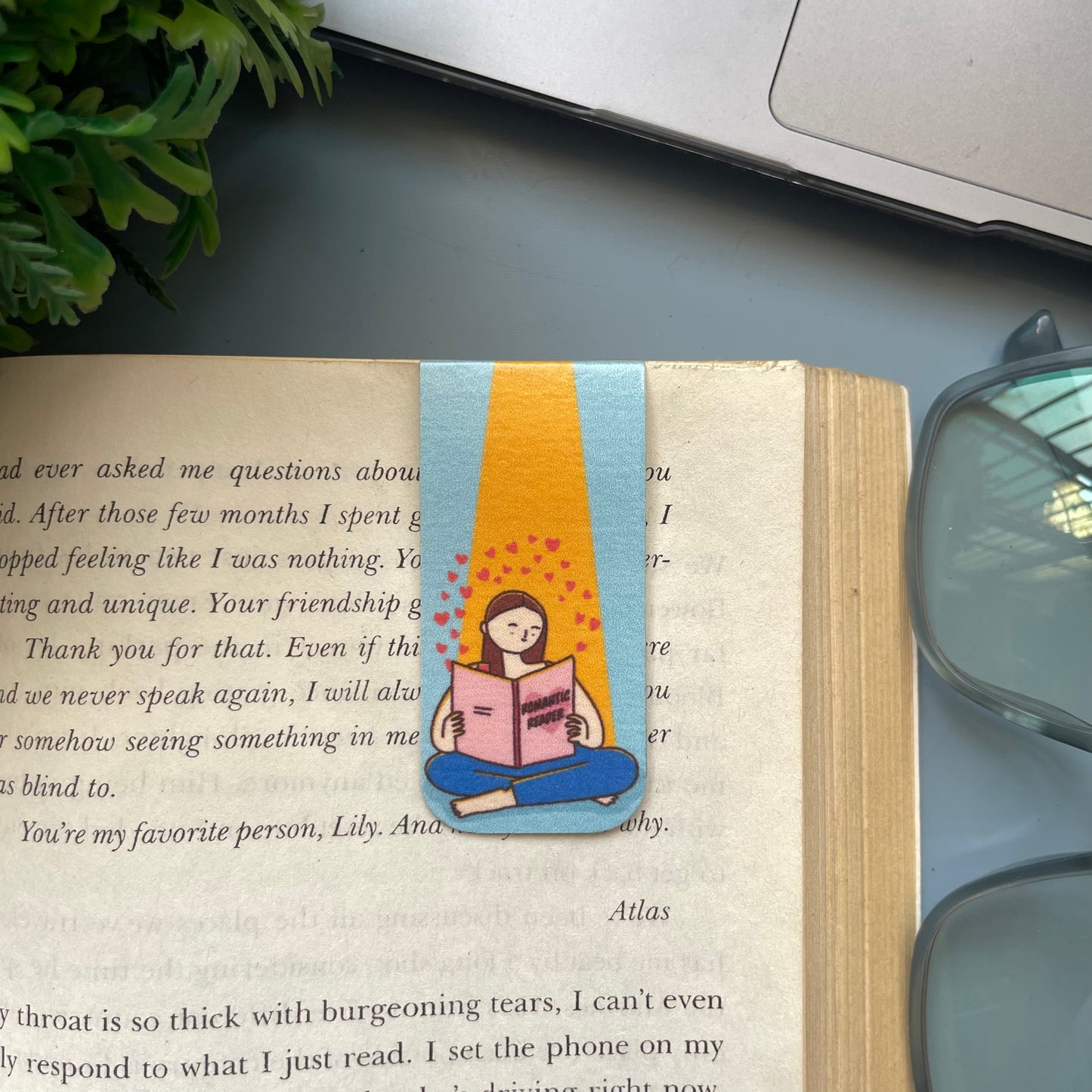 Set of 2 Romance Thriller Magnetic Bookmarks